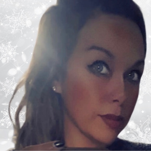 Meet your Posher, Roxy - Picture 1 of 1